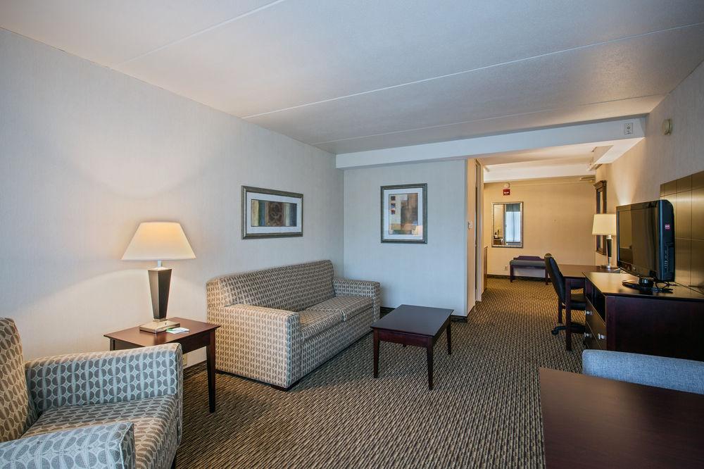 Fairfield Inn & Suites Springfield Енфілд Екстер'єр фото