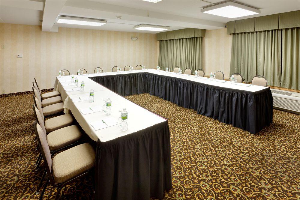 Fairfield Inn & Suites Springfield Енфілд Екстер'єр фото