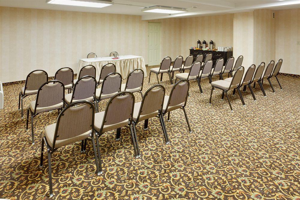 Fairfield Inn & Suites Springfield Енфілд Екстер'єр фото