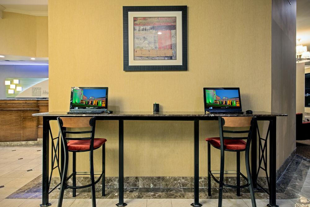 Fairfield Inn & Suites Springfield Енфілд Екстер'єр фото