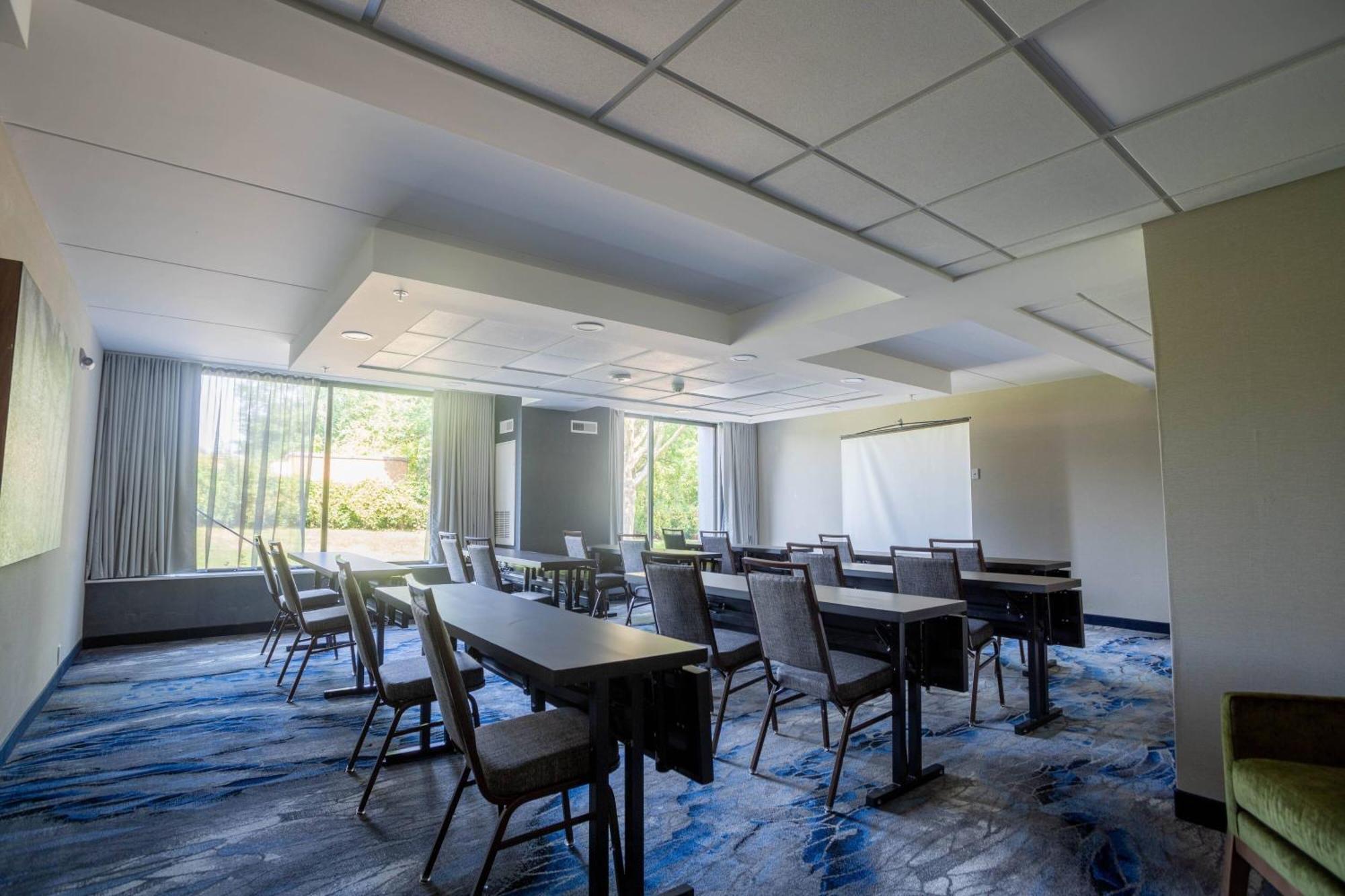 Fairfield Inn & Suites Springfield Енфілд Екстер'єр фото