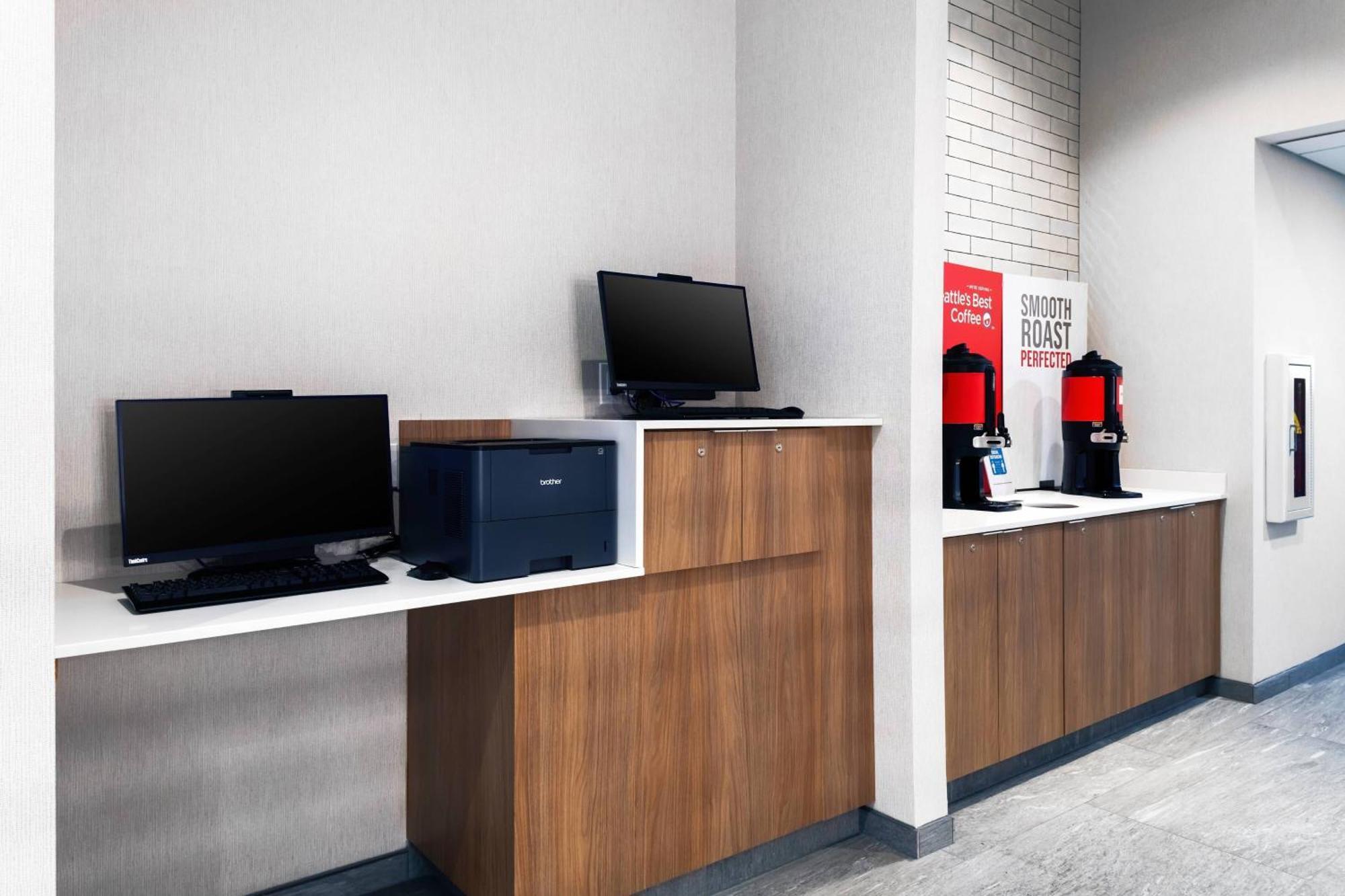 Fairfield Inn & Suites Springfield Енфілд Екстер'єр фото